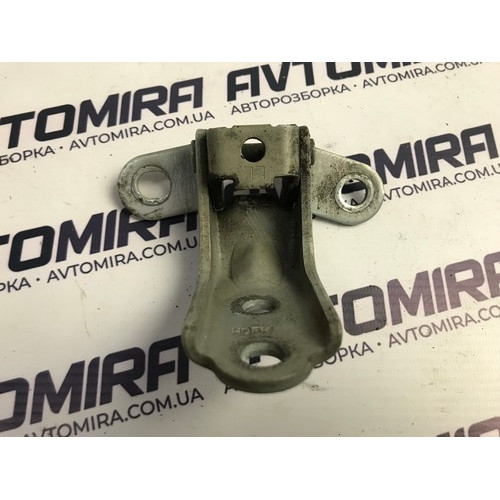 Петля дверей передних левых нижняя Hyundai i30 2007-2012 797702L200